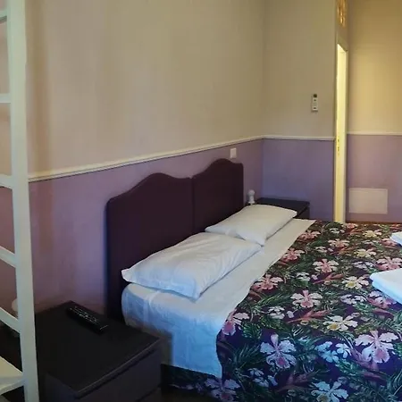 Casa Celeste 2* Rome